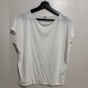 Uniqlo Classic White Tee XS